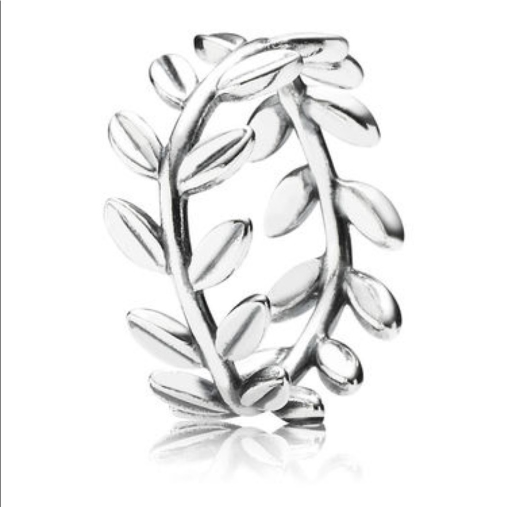 Pandora Wreath Ring